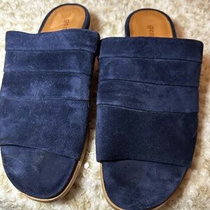 Blue Suede Kenneth Cole Gentle Soul Slides 7.5